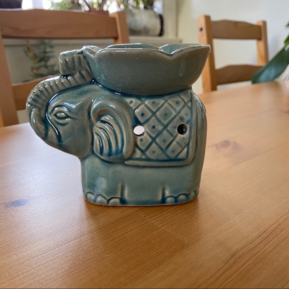 Handmade Elephant Oil Diffuser - Picture 3 of 7